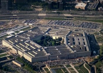 کارمند ارشد «پنتاگون» مسئول افشای اسناد مرتبط با ایران است