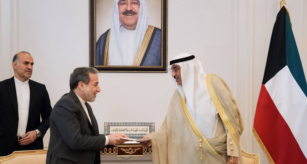 دعوت پزشکیان از امیر کویت برای سفر به تهران