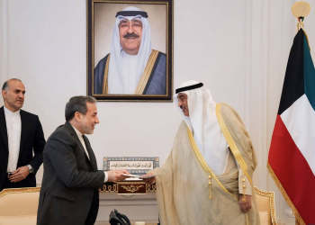 دعوت پزشکیان از امیر کویت برای سفر به تهران