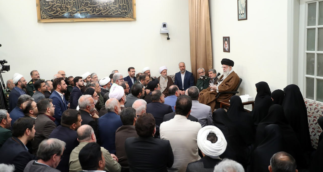 رهبر انقلاب: مجاهدت بزرگان جبهه مقاومت سرنوشت منطقه را تغییر داد