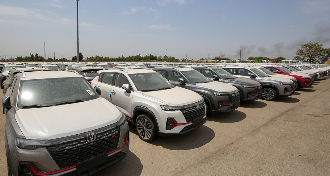 آغاز عرضه خودرو‌های وارداتی با دستور دادستان تهران