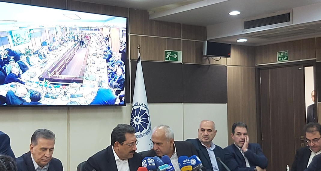 وزیر صمت: تلاش میکنیم تا نرخ ارز نیما به بازار آزاد نزدیک شود