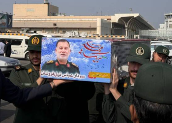 ورود پیکر شهید نیلفروشان به مشهد + تصاویر