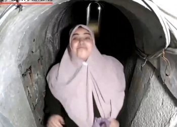 یحیی سنوار با همسر و فرزندانش در تونل حماس + فیلم