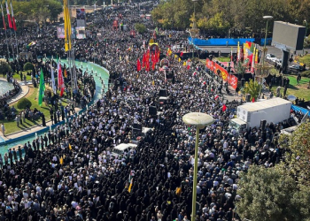 سنگ تمام اصفهانی‌ها در تشییع سرلشکر شهید نیلفروشان