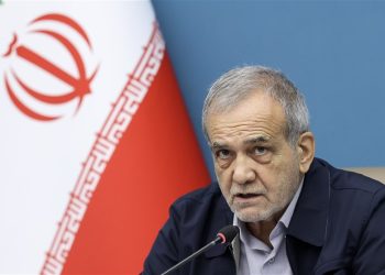 تاکید پزشکیان بر رفع مشکلات سیستان‌وبلوچستان در هیئت دولت