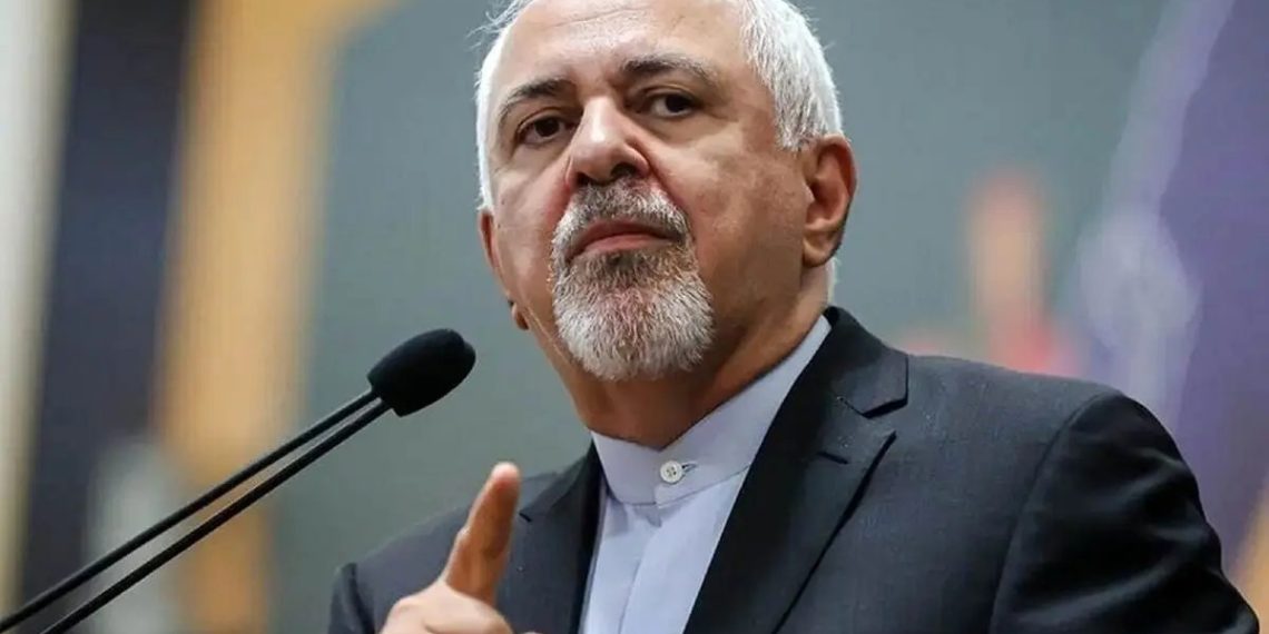 ما در دفاع از این مرزوبوم تردید نمیکنیم و دستمان بسته نیست