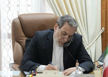 عراقچی: در پاسخ قاطع و متناسب به هر تجاوزی تردید نمی‌کنیم