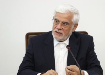 عارف: ذره‌ای از جزایر سه‌گانه کوتاه نمی‌آییم