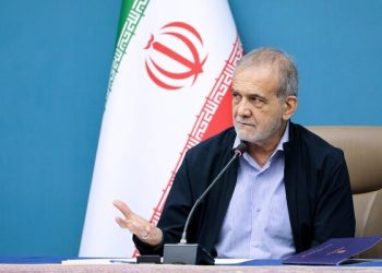 پزشکیان: صادر کنندگان و تولید کنندگان ما خط مقدم جنگ هستند