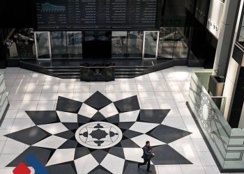 دستور پزشکیان به دستگاه‌های دولتی برای کمک به بهبود بازار سرمایه