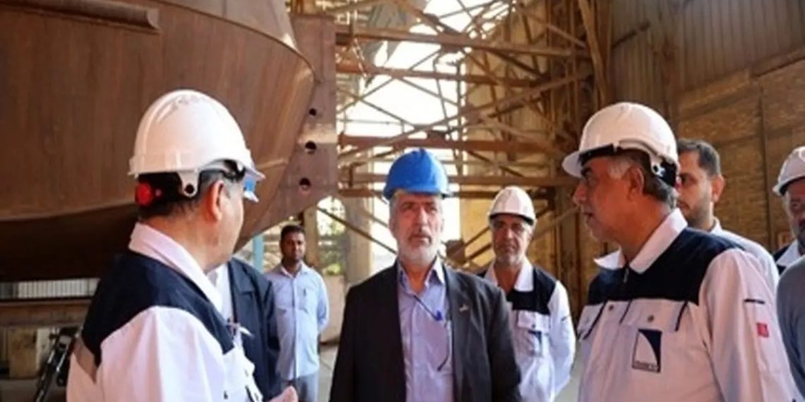 ماجرای اختلاف دو وزارتخانه و ابقای پدر زن بذرپاش به عنوان مدیرعامل شرکت نفتکش