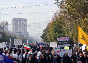 حضور دانش‌آموزان در راهپیمایی ۱۳ آبان و حمایت از مردم غزه ۱۳ آبان