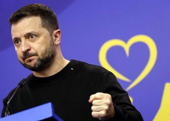 زلنسکی: اگر کمک‌های آمریکا قطع شود، ما حتما شکست می‌خوریم