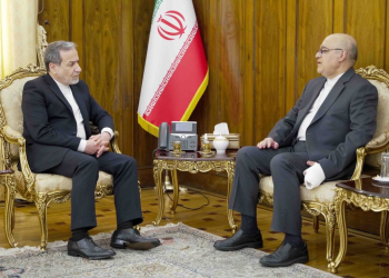 دیدار سفیر ایران در بیروت با عراقچی +تصاویر