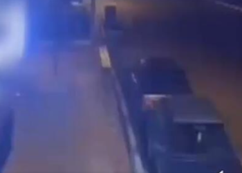 لحظه وقوع زمین لرزه ۴.۸ ریشتری در گرمسار ساعت