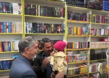 راننده‌ای که ماهیانه ۳ میلیون تومان کتاب می‌خرد! + فیلم