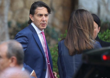 بازرسی دقیق چمدان‌های هوکشتاین در فرودگاه بیروت