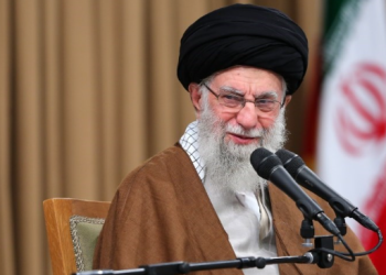 پیام رهبر انقلاب به مردم لبنان: ما از شما جدا نیستیم