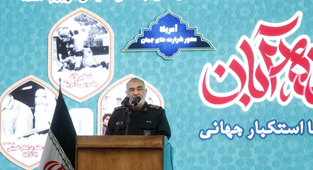 سرلشکر سلامی: آمریکا رفتارش را تغییر ندهد به سوی نابودی خواهد رفت