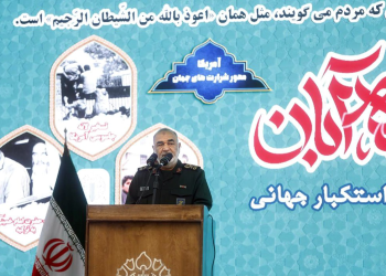 سرلشکر سلامی: آمریکا رفتارش را تغییر ندهد به سوی نابودی خواهد رفت