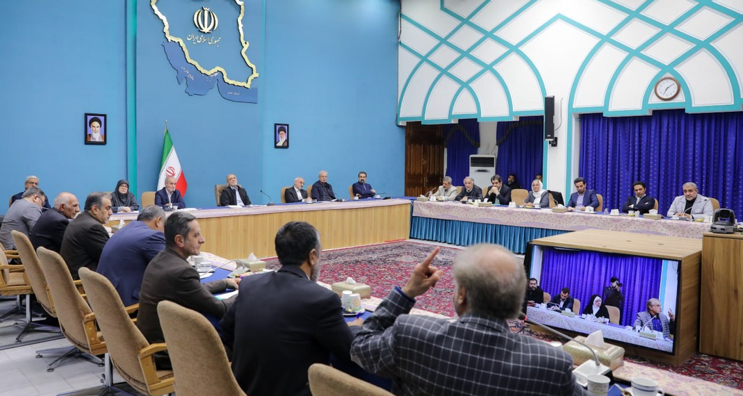 جزئیاتی از دیدار پزشکیان با احزاب؛ ایجاد 12 کارگروه برای مسائل کشور