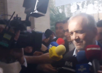 حضور پزشکیان در مراسم چهلم شهید سیدحسن نصرالله و شهید نیلفروشان