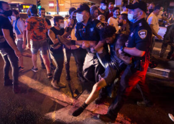 بازداشت ۴۰ نفر در اعتراضات تل‌آویو + فیلم