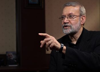 لاریجانی:حزب‌الله از تجهیزات مهمش استفاده کند،صحنه عوض میشود