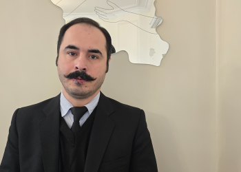 لبی که با خودکار دوخته شد و کسبی که دیگر رونق ندارد