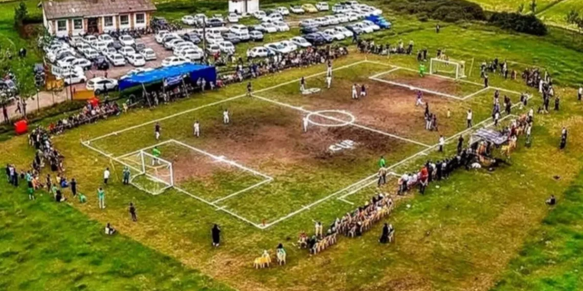 شگفت‌زدگی اینفانتینو از زمین فوتبال روستایی در ایران