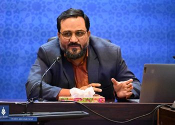 کرامت مادری در دوردست‌ها