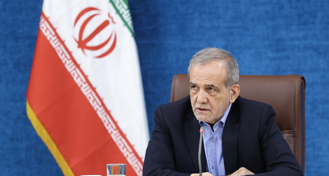 پزشکیان: بیمۀ تکمیلی همان زیرمیزی است