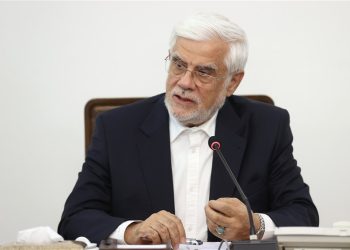 عارف: اجازه نمی‌دهیم در ساعات کاری، برق و گاز صنعت قطع شود