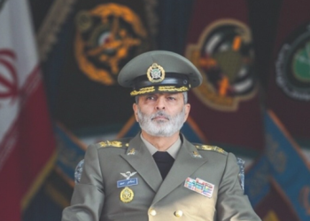 فرمانده کل ارتش: ارتقای توان رزمی ارتش را با قدرت دنبال می‌کنیم