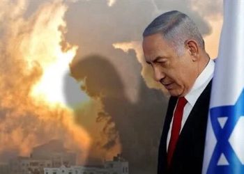 ما نخست‌وزیری داریم که به سادگی دروغ می‌گوید