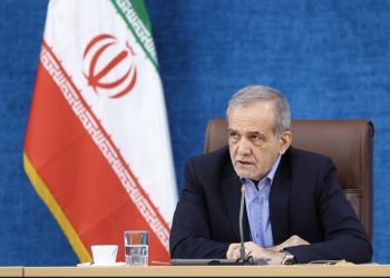 پزشکیان: از شرایط سخت تأمین برق و گاز عبور کردیم