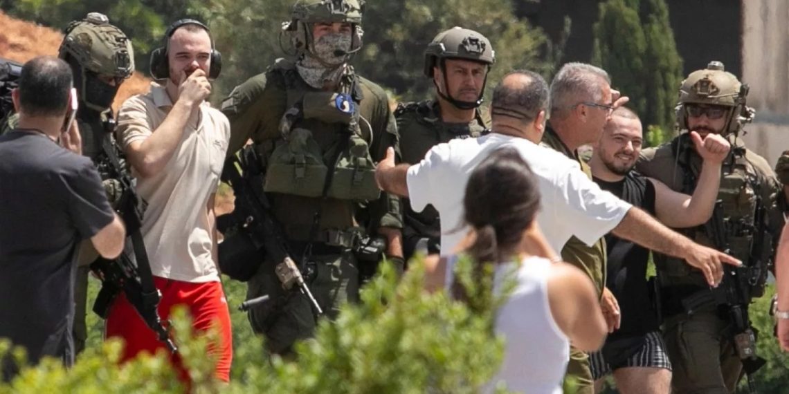 اذعان ناتوانی وزیر خارجه رژیم در آزاد سازی اسرا در حین جنگ