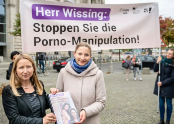 سوءاستفاده از زنان با عکس های پورنِ جعلی