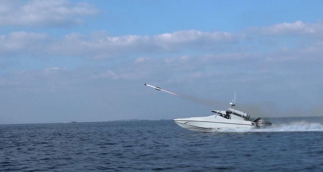 موشک «کوثر ۲۲۲» نیروی دریایی سپاه عملیاتی شد + فیلم