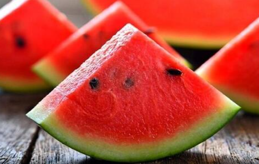 پرورش هندوانه مربع شکل! + فیلم