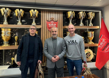 قرارداد نجومی پرسپولیس با مربی ۳۶ هزار دلاری!
