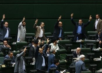 اعلام مخالفت مجلس با واگذاری ایران خودرو به کروز