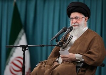 رهبر انقلاب: مقاومت فلسطین، اسرائیل را وادار به عقب‌نشینی کرد