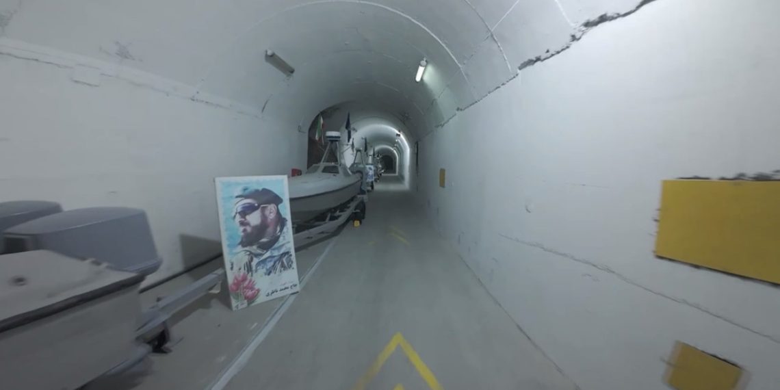 رونمایی سرلشکر سلامی از پایگاه زیرزمینی نیروی دریایی سپاه