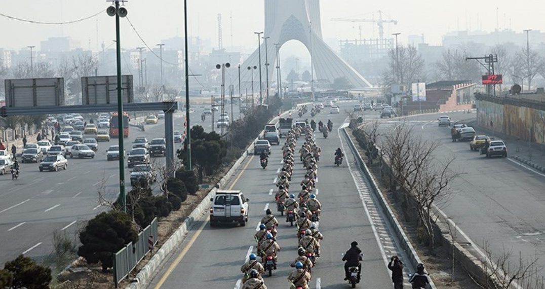 رژه موتورسواران از فرودگاه مهرآباد تا حرم امام(ره) برگزار شد