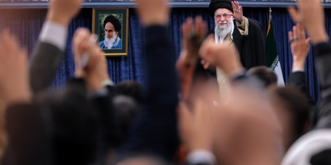 گزیده بیانات رهبر معظم انقلاب اسلامی در دیدار با مردم قم