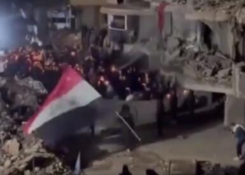 ورود عزاداران عراقی به محل شهادت سید حسن نصرالله + فیلم