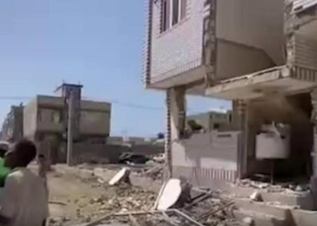 انفجار بمب صوتی در ساختمان ستاد بنیاد مسکن چابهار + فیلم