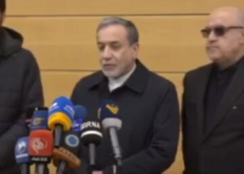 عراقچی: تشییع امروز به جهانیان نشان می دهد که مقاومت زنده است